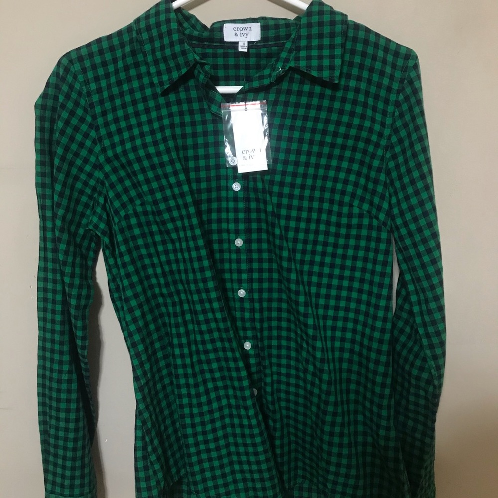 Crown and Ivy button down blouse